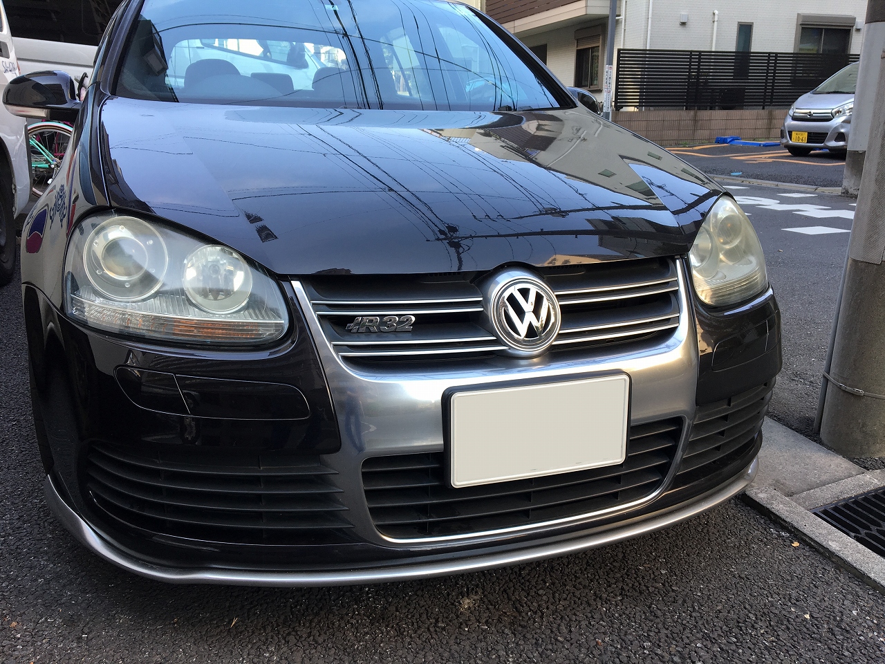 取扱い車両実績 ワーゲンゴルフr32 フロントフード キズ 板金塗装 文京区 鈴岩オート 外車 輸入車もok