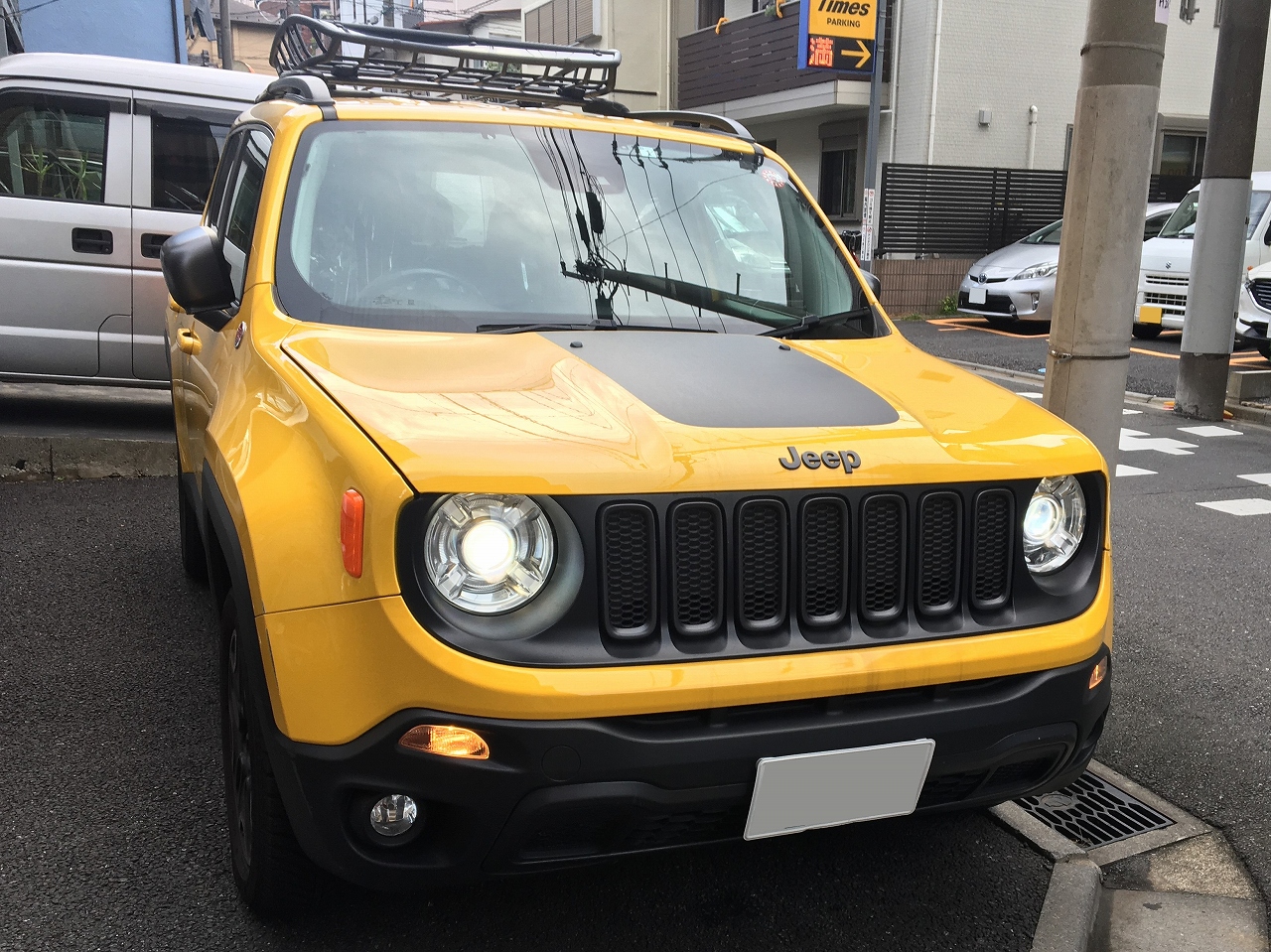 取扱い車両実績 ジープレネゲート 左フェンダー フロントバンパーフェース 板金塗装 文京区 鈴岩オート 外車 輸入車もok