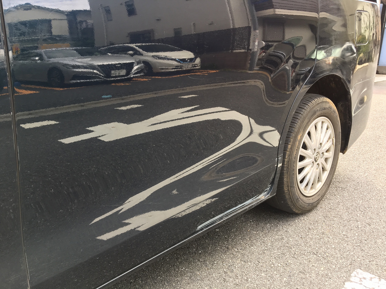 取扱い車両実績 Voxy 板金塗装 左スライドドア クオータパネル 文京区のお客様 文京区 鈴岩オート 外車 輸入車もok 取扱い車両実績 Voxy 板金塗装 左スライドドア クオータパネル 文京区のお客様 文京区 鈴岩オート 外車 輸入車もok